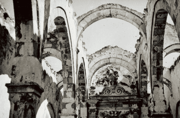 Interno della chiesa prima del recupero degli anni Settanta