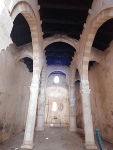 Interno della chiesa prima degli attuali restauri